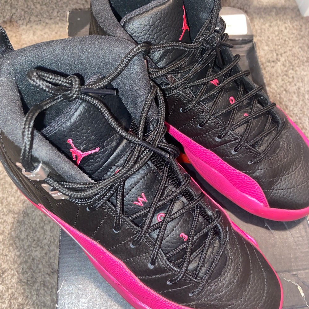 Jordan 12. Size6.5y. Great condition. - Picture 3 of 4